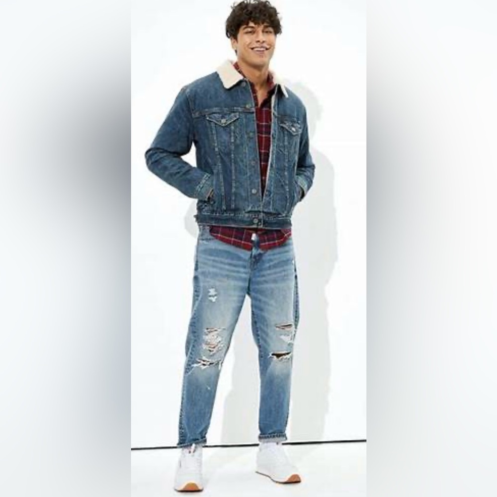 American Eagle Sherpa lined denim jacket. Men’s jacket size Large.